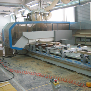 CNC-obdelovalni stroj